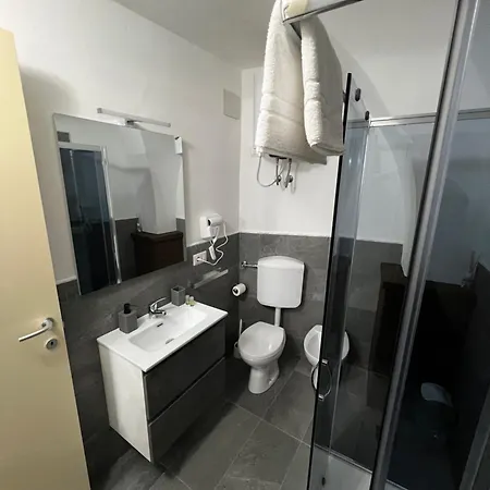 Station Rooms37 Guest house *